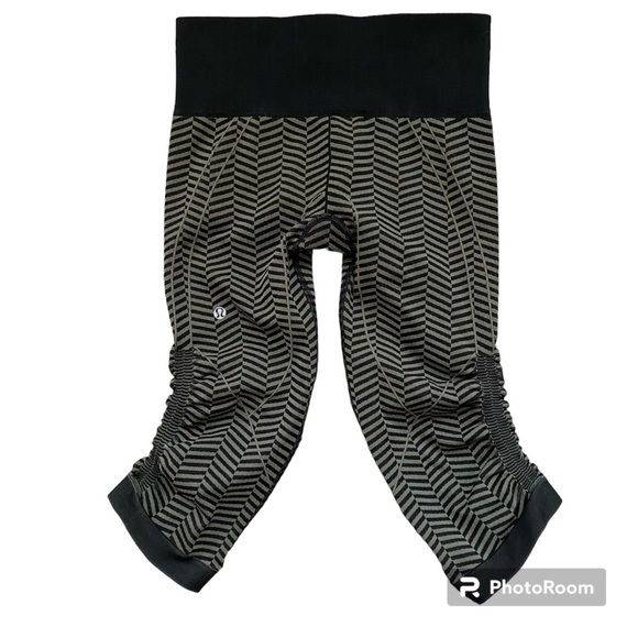 Lululemon In The Flow Crop II Leggings Seamless Ruched Side Chevron Print Sz 6 - Picture 1 of 10